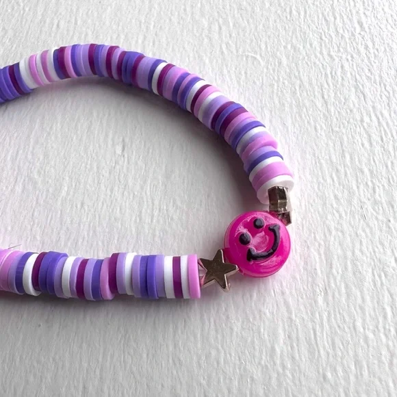 Handmade colorful clay bead bracelet gold tone stars pink smiley face stretch - Picture 5 of 6
